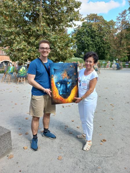 Pan Mateusz przytulił sobie dzikość i 😅na zdjęciu z autorką